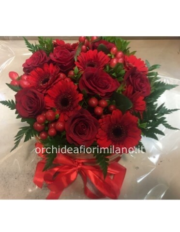 Flower box con fiori assortiti, colore rosso.