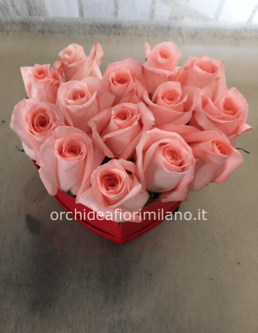 flower box cuore di rose rosa